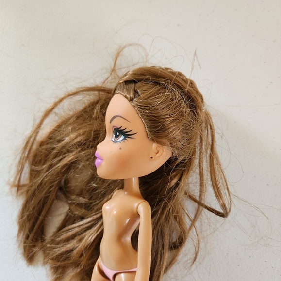 Bratz Yasmin Doll Brunette Brown Eyes 2015 Braided Hair Parts Pieces - Picture 3 of 6